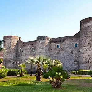 La Finestra Sul Castello Casa vacanze Aeroporto di Catania Fontana Rossa